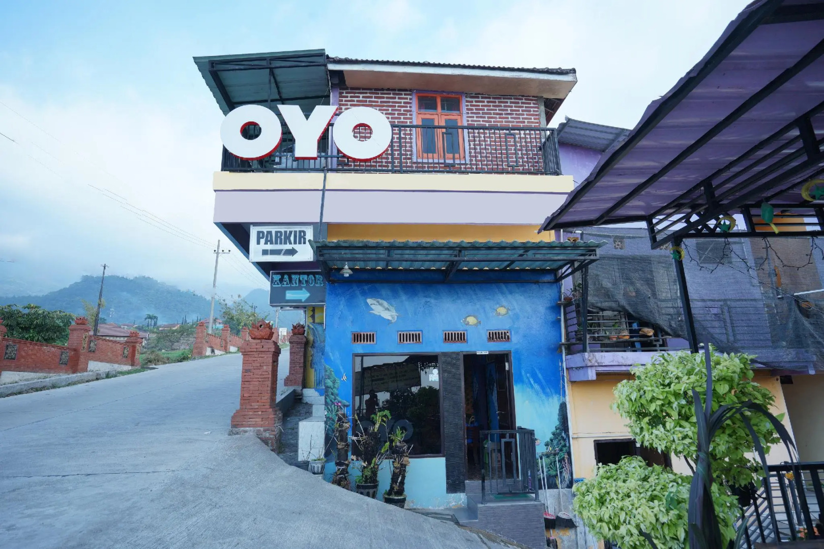 OYO 927 Carina Hotel