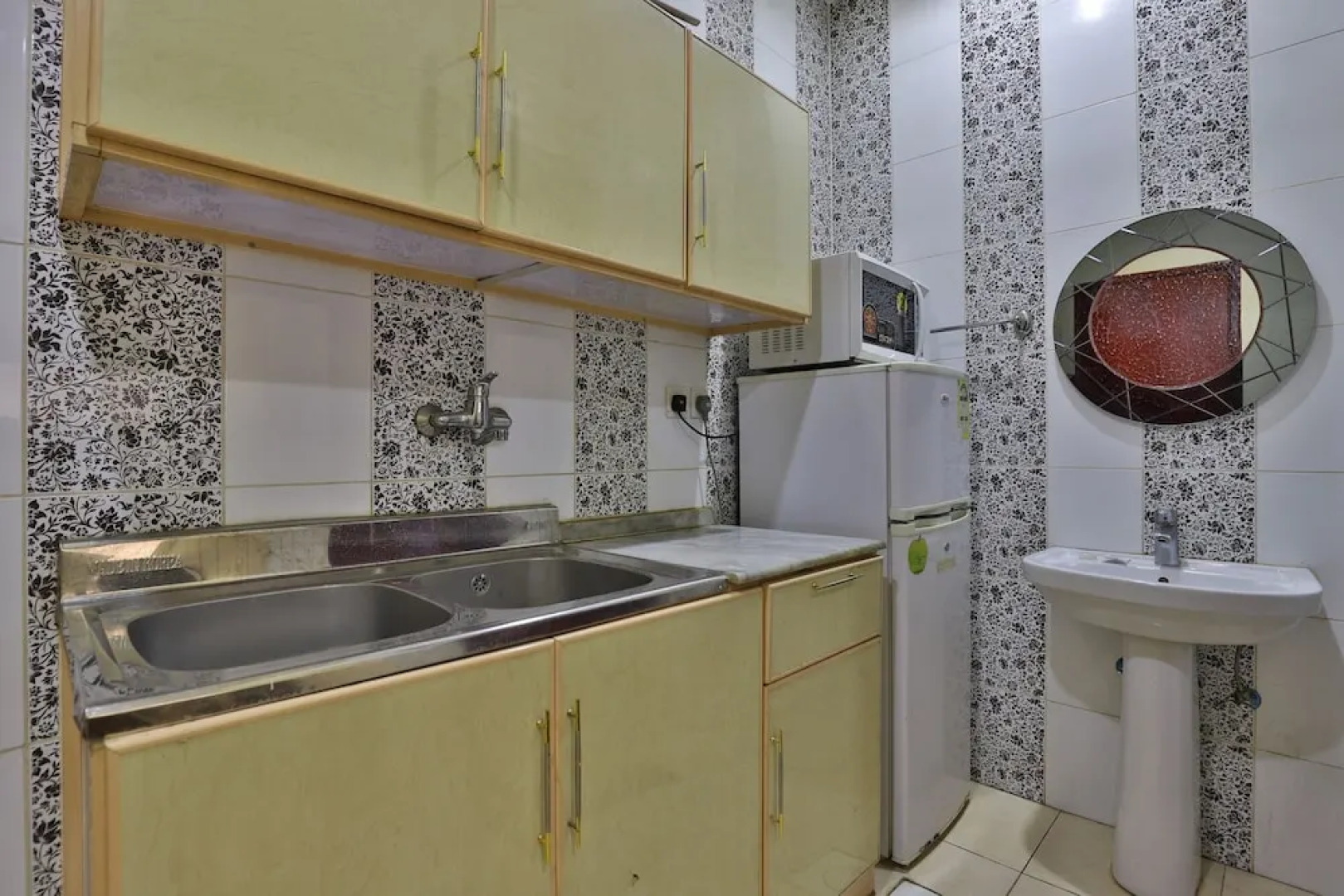 OYO 390 Rawaat Al Shahad Apt Hotel