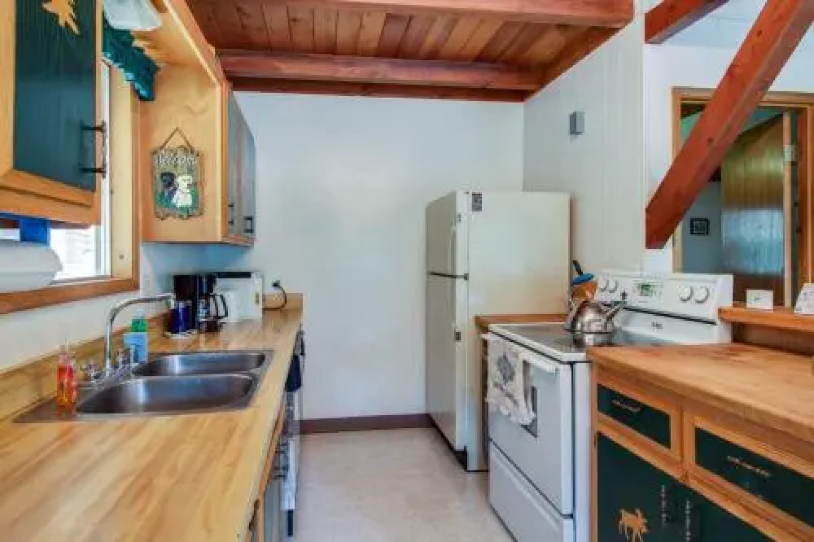 Moose Cabin Year-round Outdoor Fun w/ BBQ