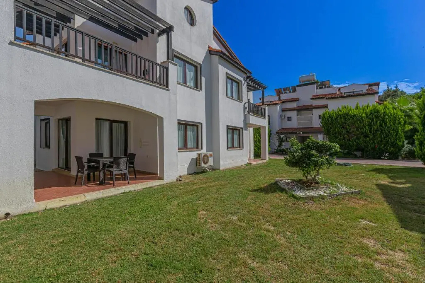 Cozy 2 Bedroom Apartment