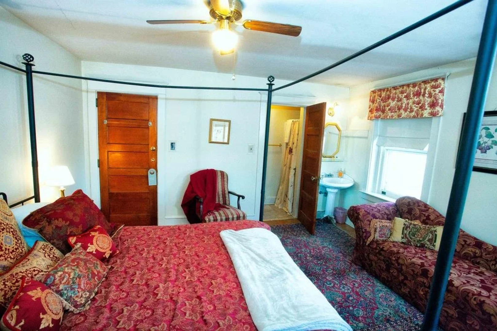 Candlelight Inn Bed & Breakfast