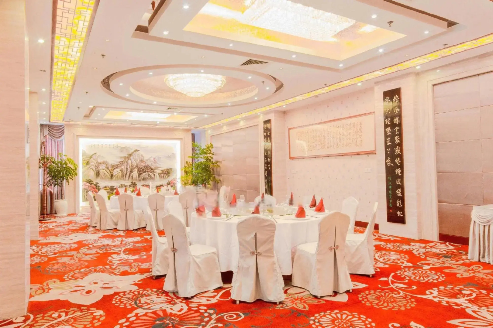 Chuxiong WeishengXiongbao Hotel