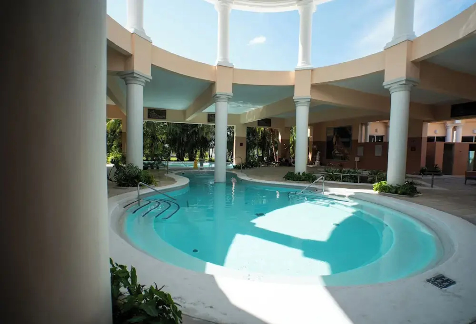 The Signature Level At Grand Palladium Lady Hamilton Resort & Spa