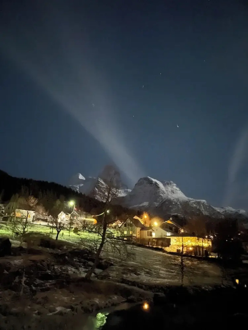 The house on the lake