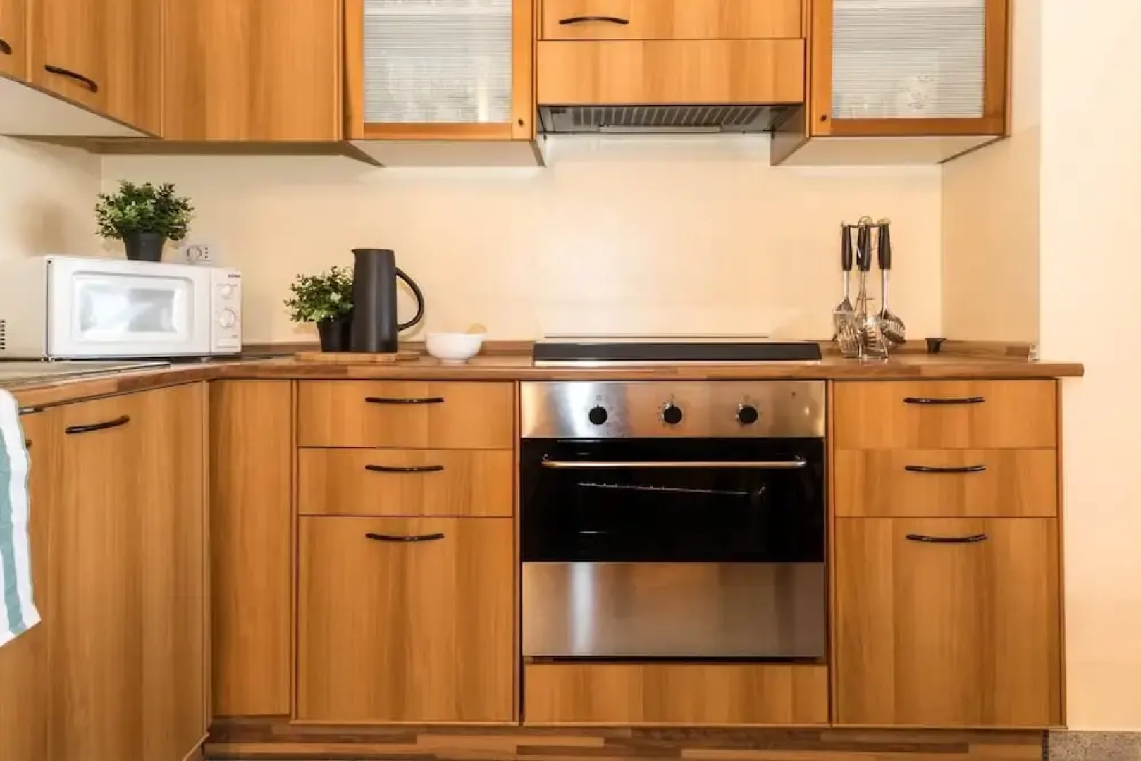 JOIVY Como Pool & Lake