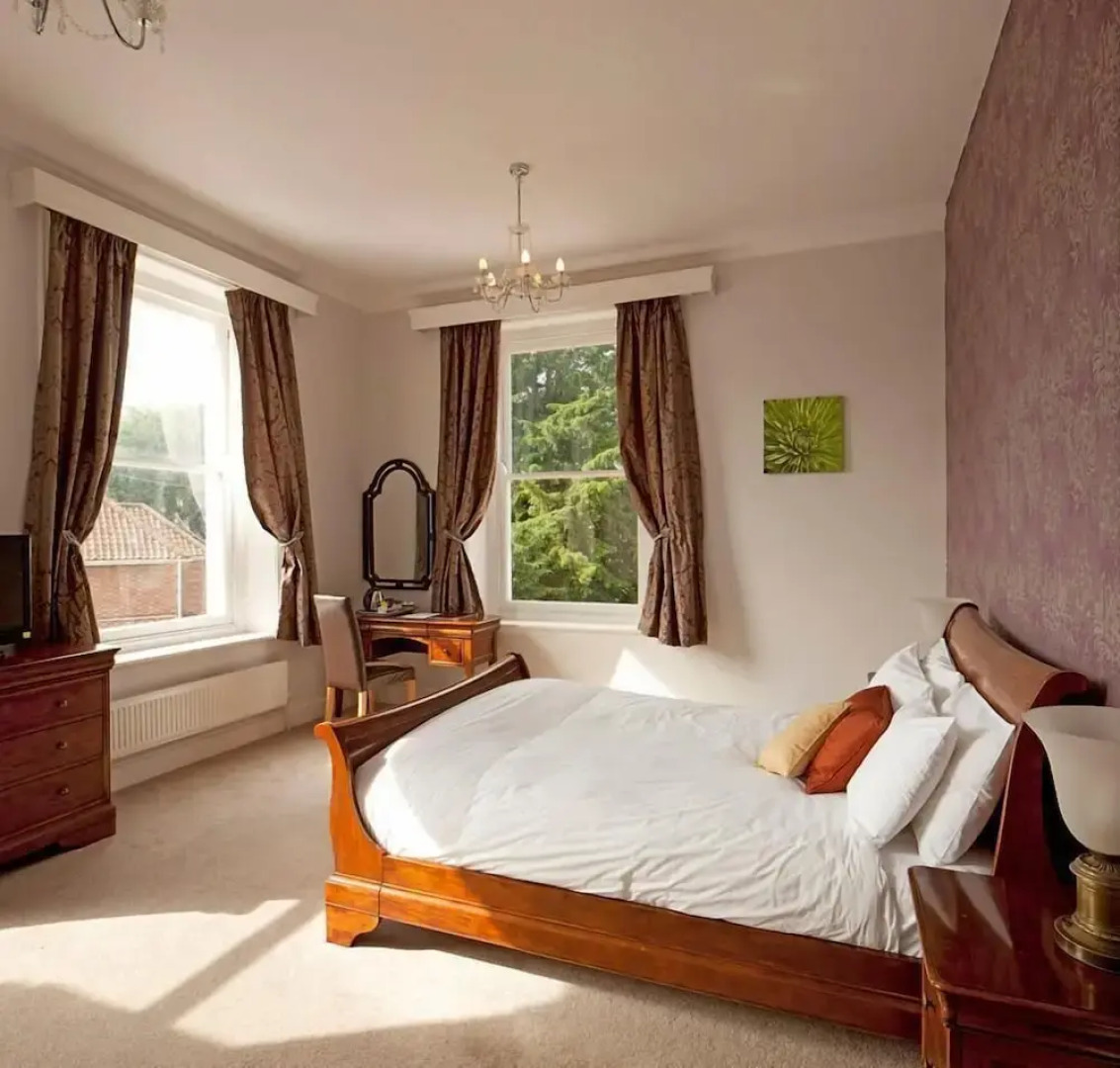 The Thomas Paine Hotel