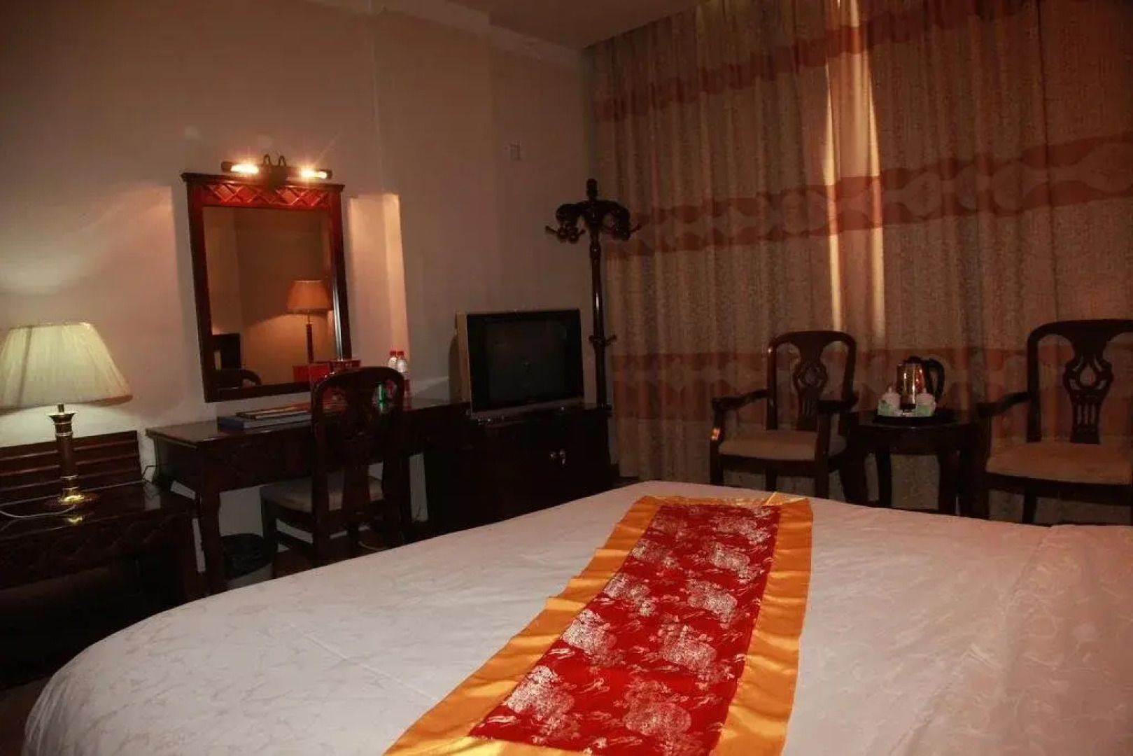 Tibet Shannan Yulong Holiday Hotel