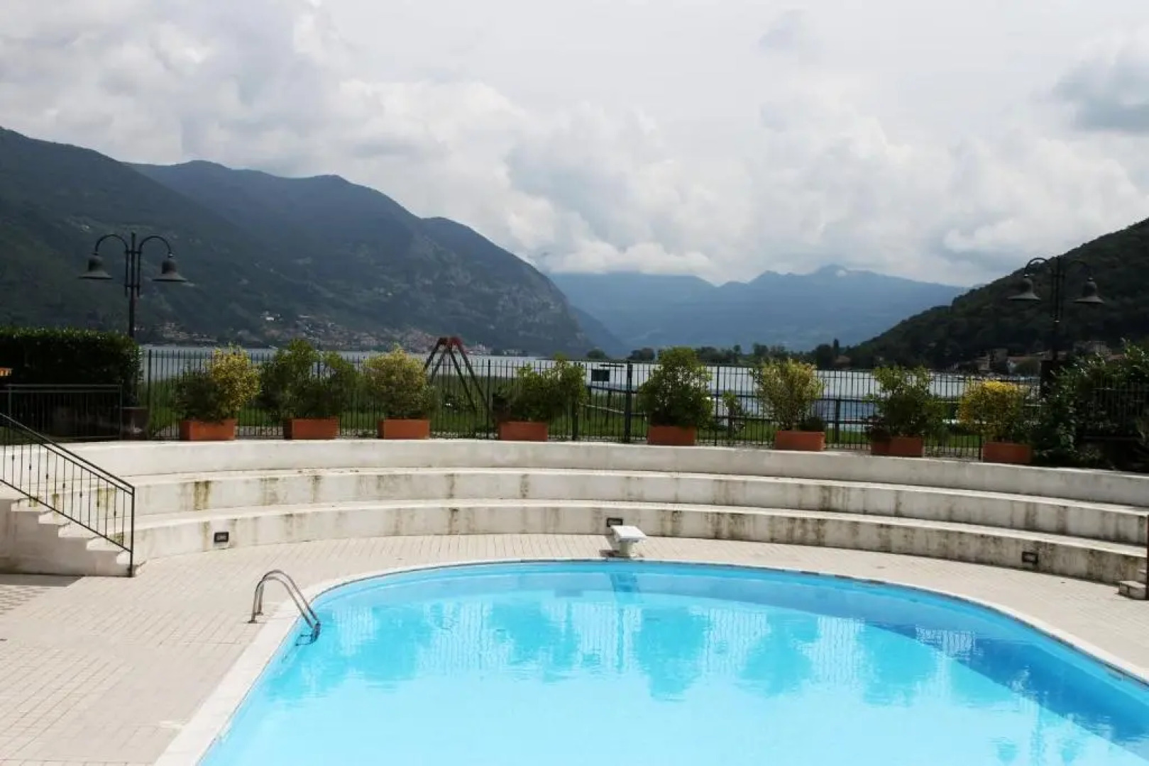 Residence con piscina Iseo Lake