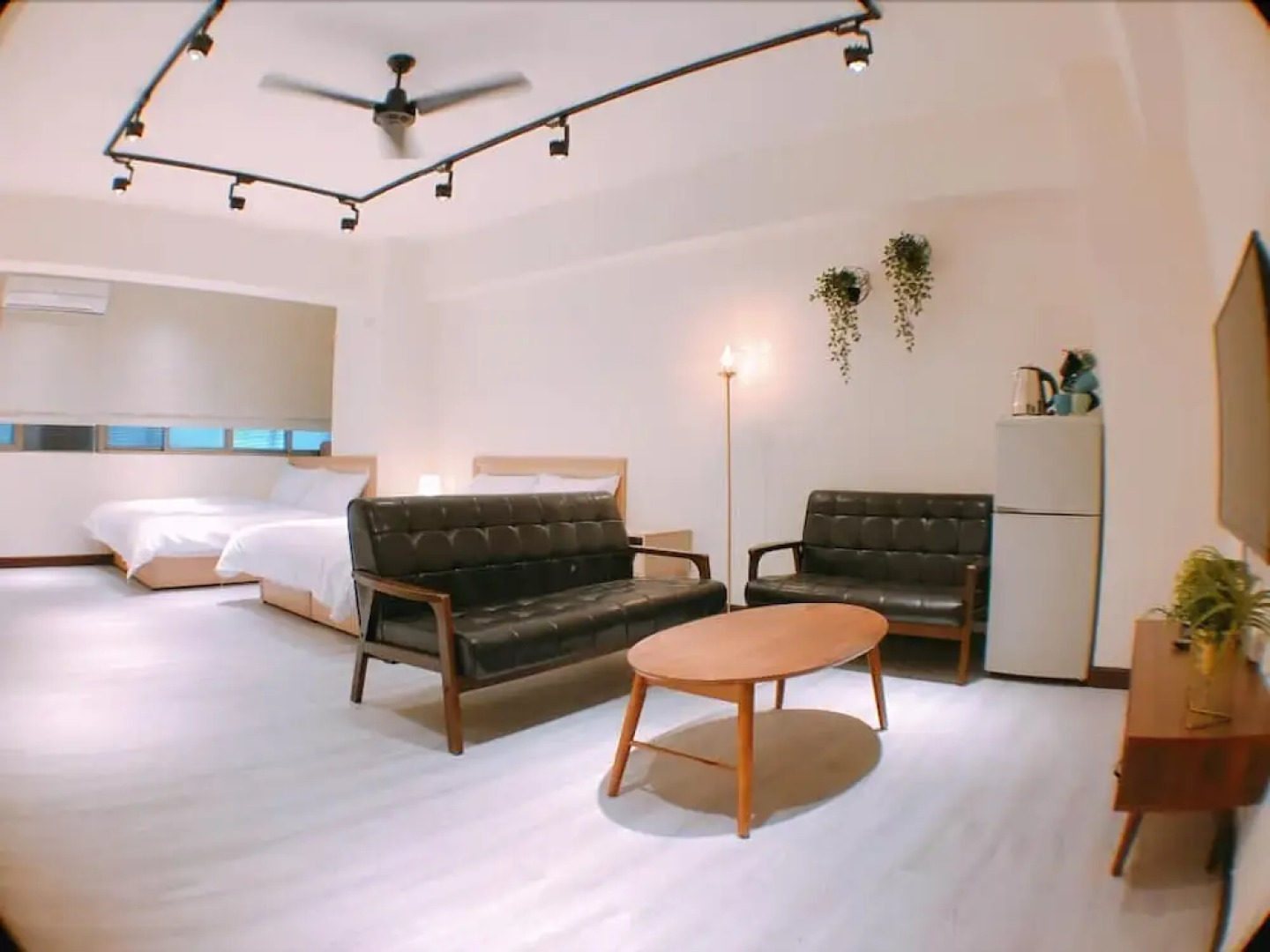 Taipei Apt.4 MRT Ximen Station Suite