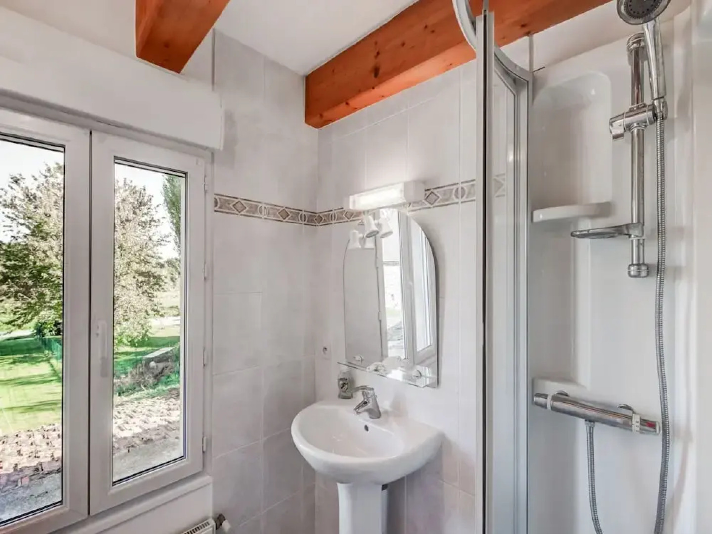 Gite des Salines in Stone With Views