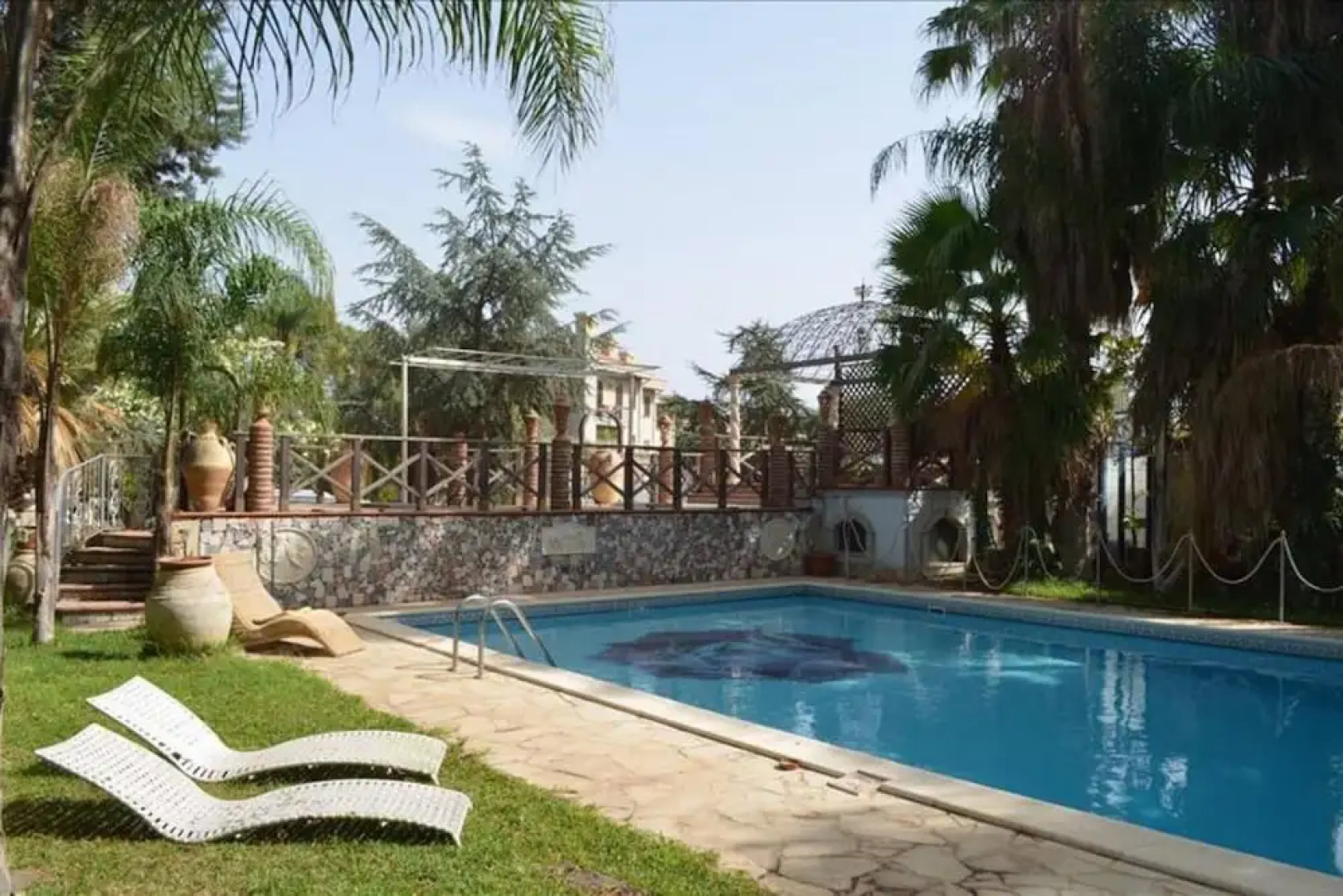 Casa Rubino - Confortevole Casa con Ampio Spazio Esterno e Piscina Privata