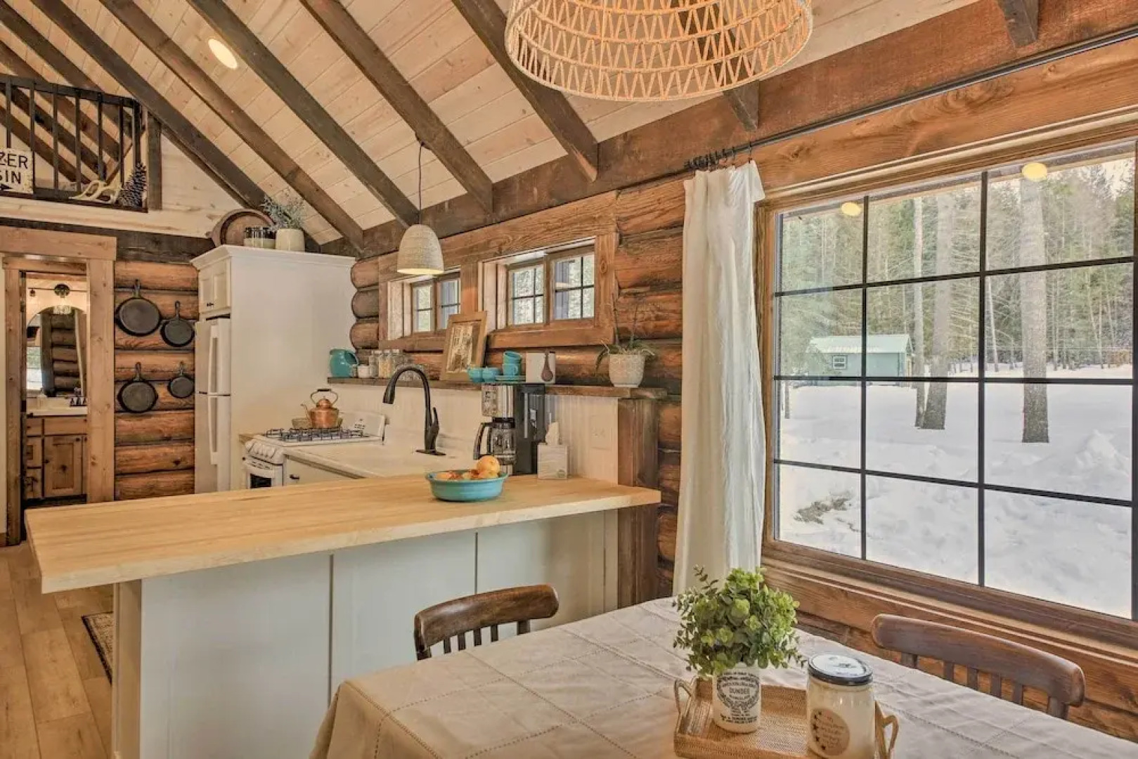 Serene Kootenai Cabin - 3 Mi to Dtwn & River!