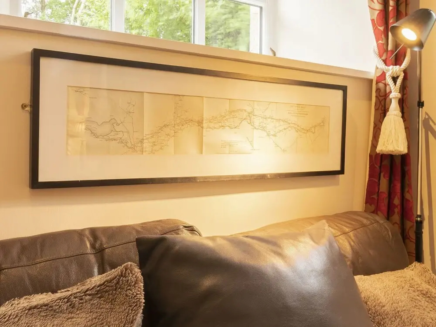 Luxury refurbished Gamekeeper's cottage, 15 acres of woodland by Hadrian's Wall