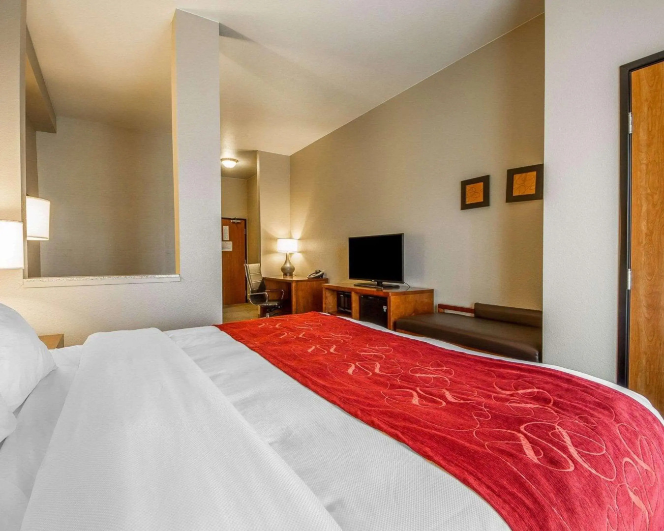 Comfort Suites Redding - Shasta Lake