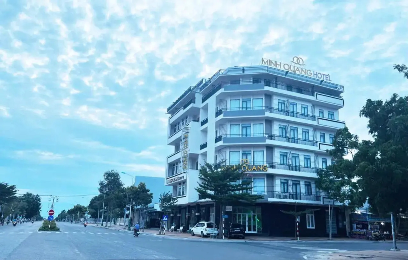 Hotel Minh Quang