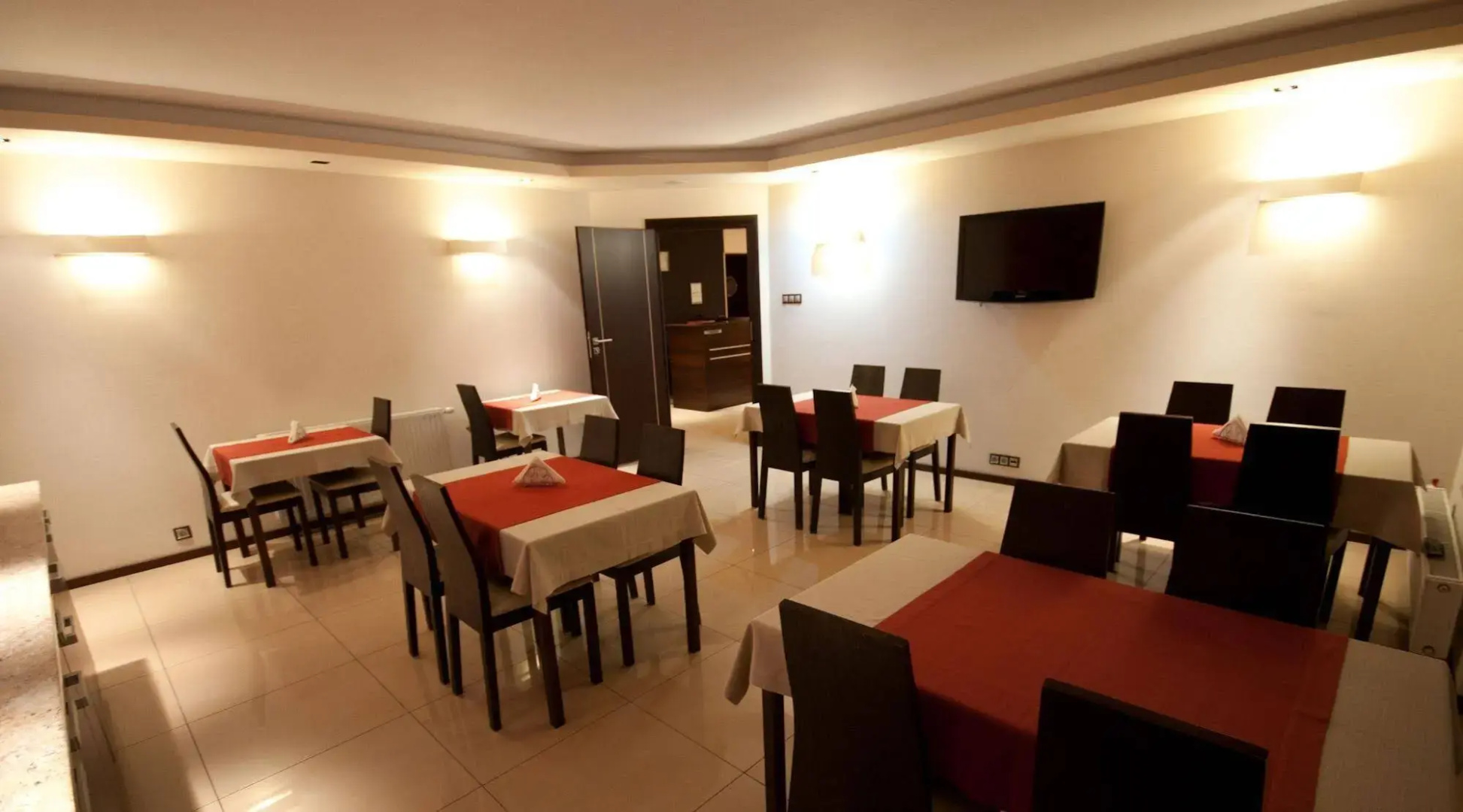 La Petite Hotel