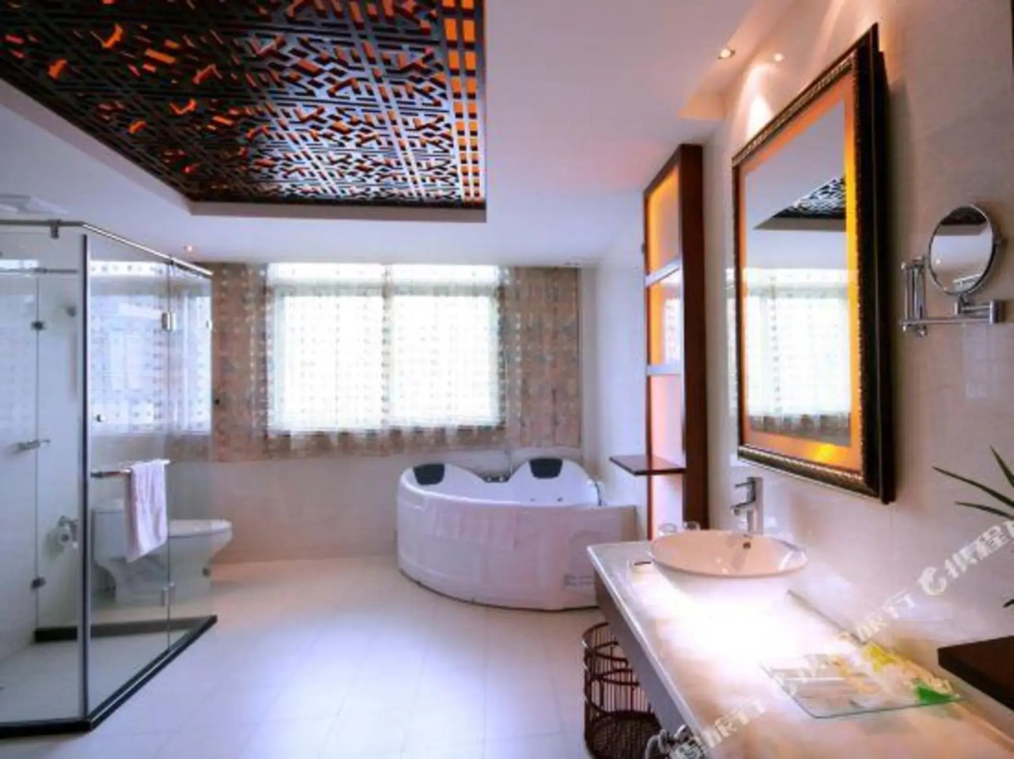 Jinxiu Phoenix International Hotel