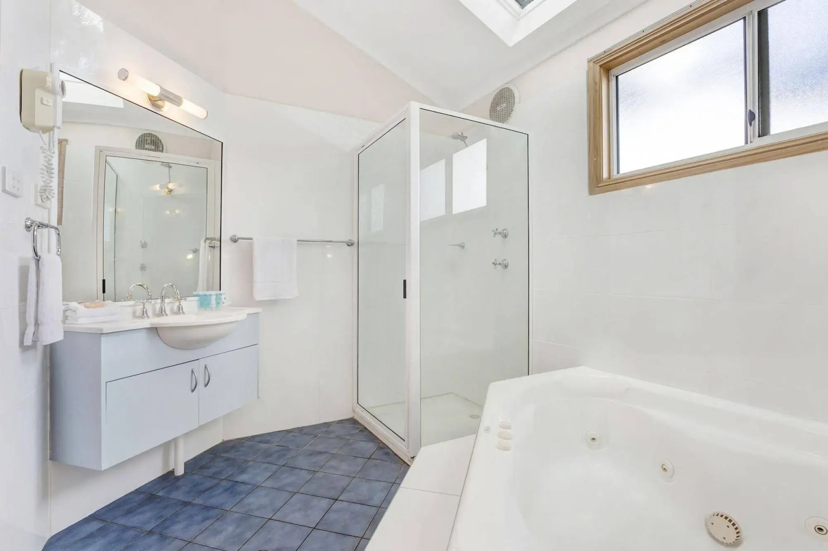 Kendalls Beach Holiday Park