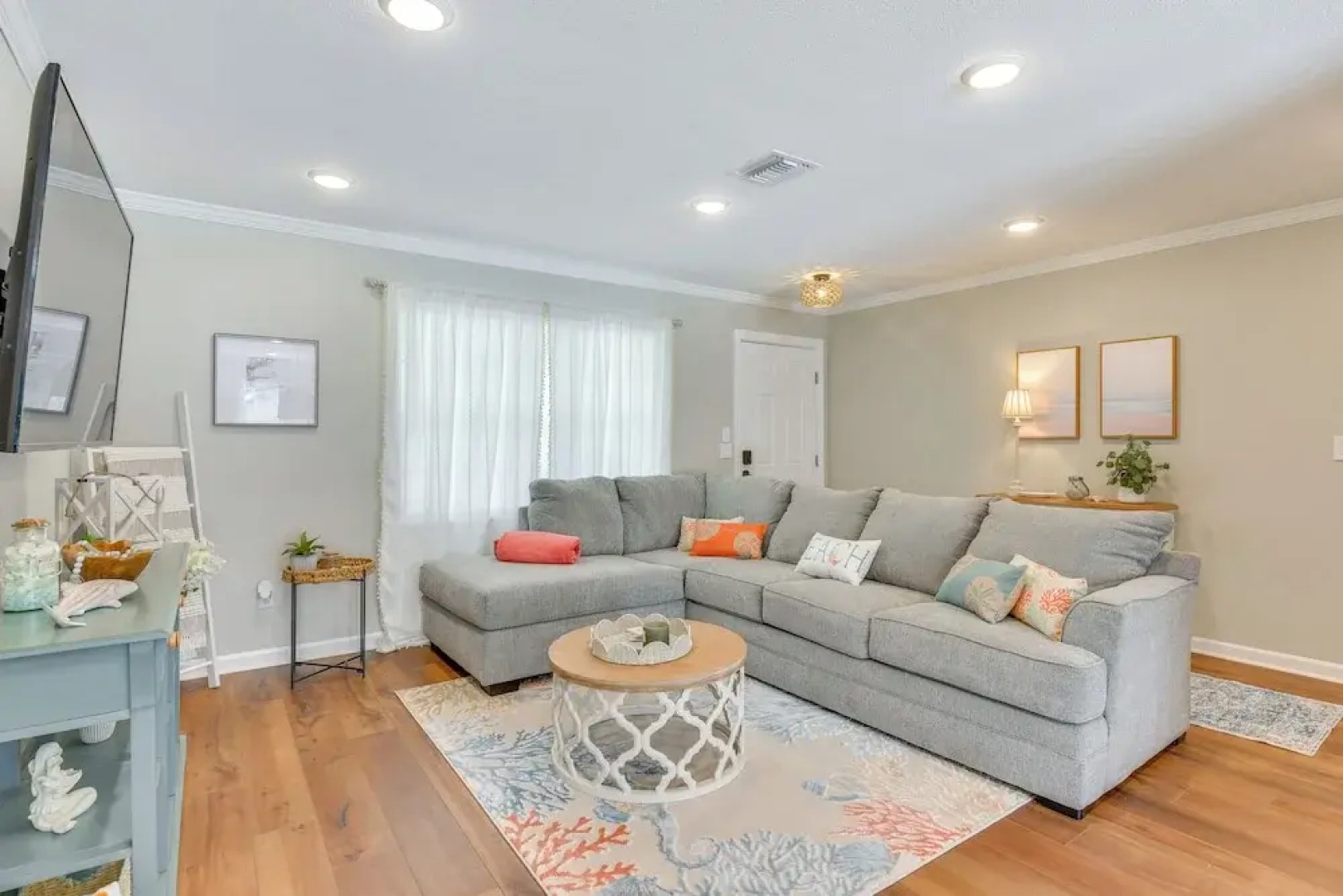 2 Mi to Shore: Modern Retreat in Fort Walton Beach