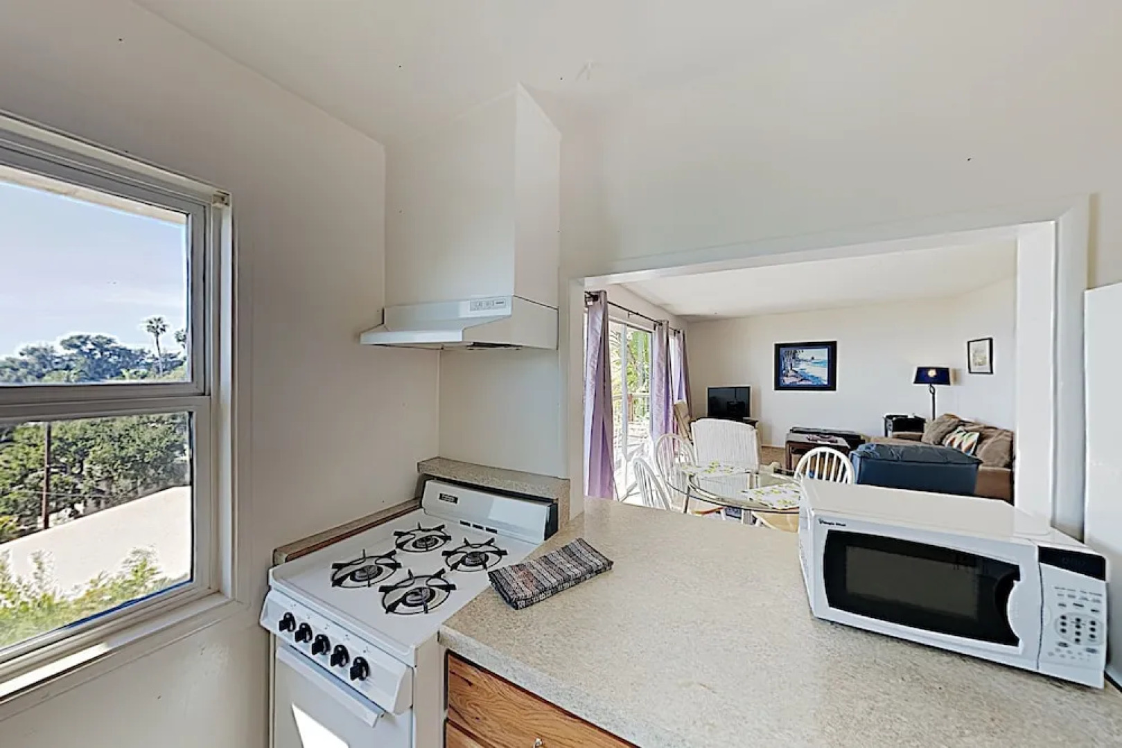 2BR Breezy Summerland Home by RedAwning