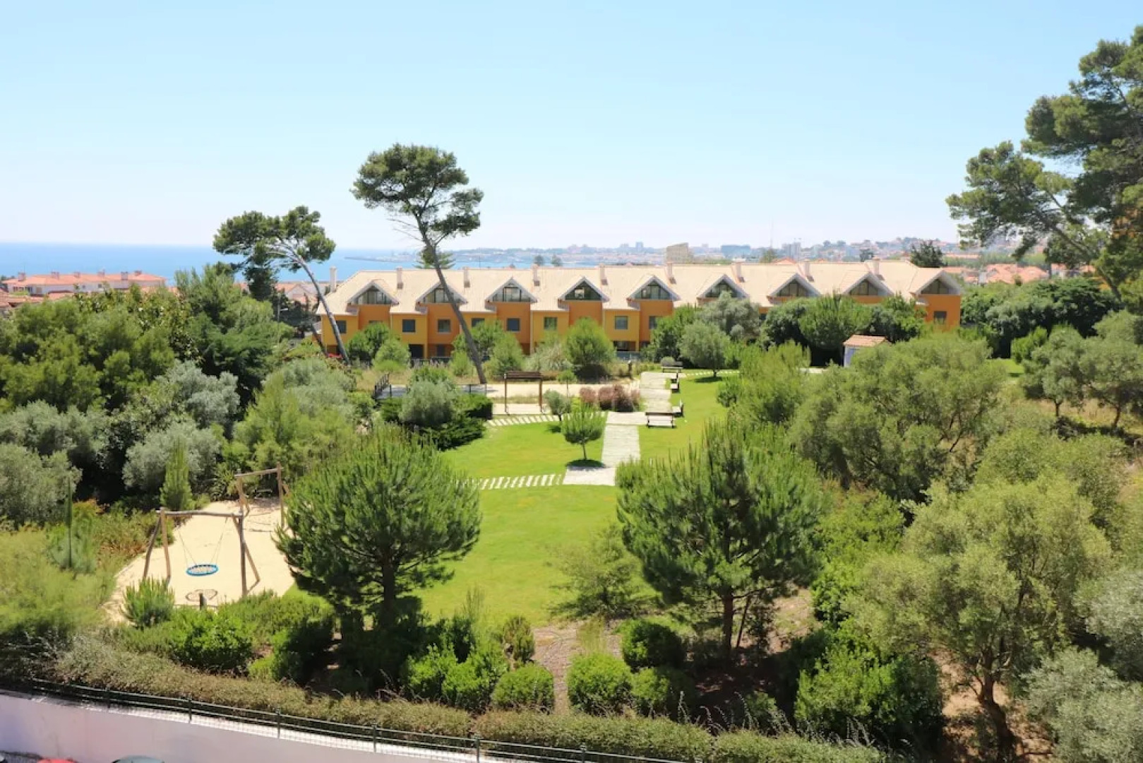 Cascais Estoril Apartment Near the Beach