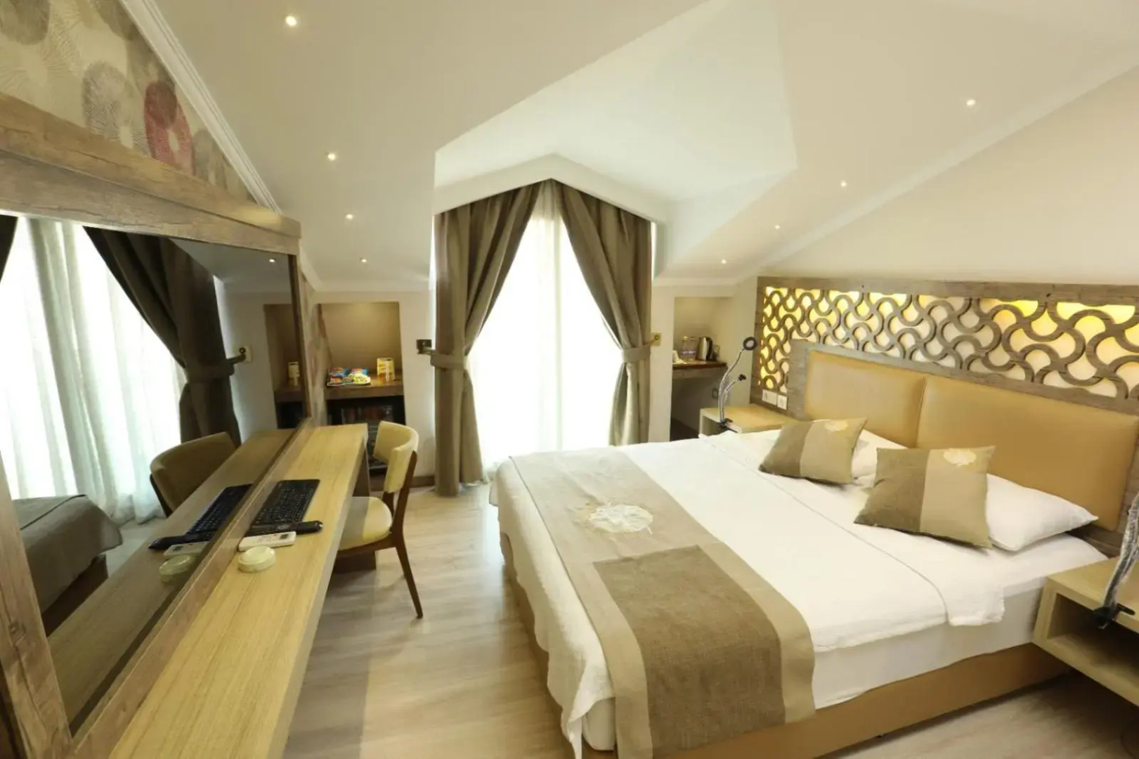 Unluselek Hotel