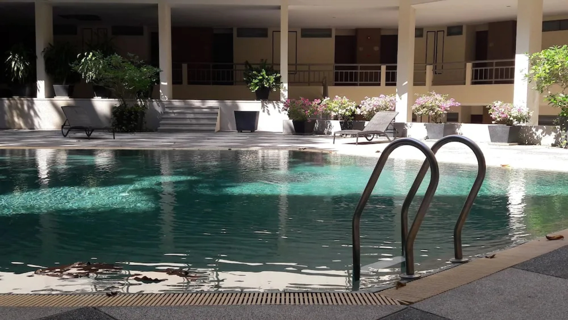 The Green Golf Residence Condominium