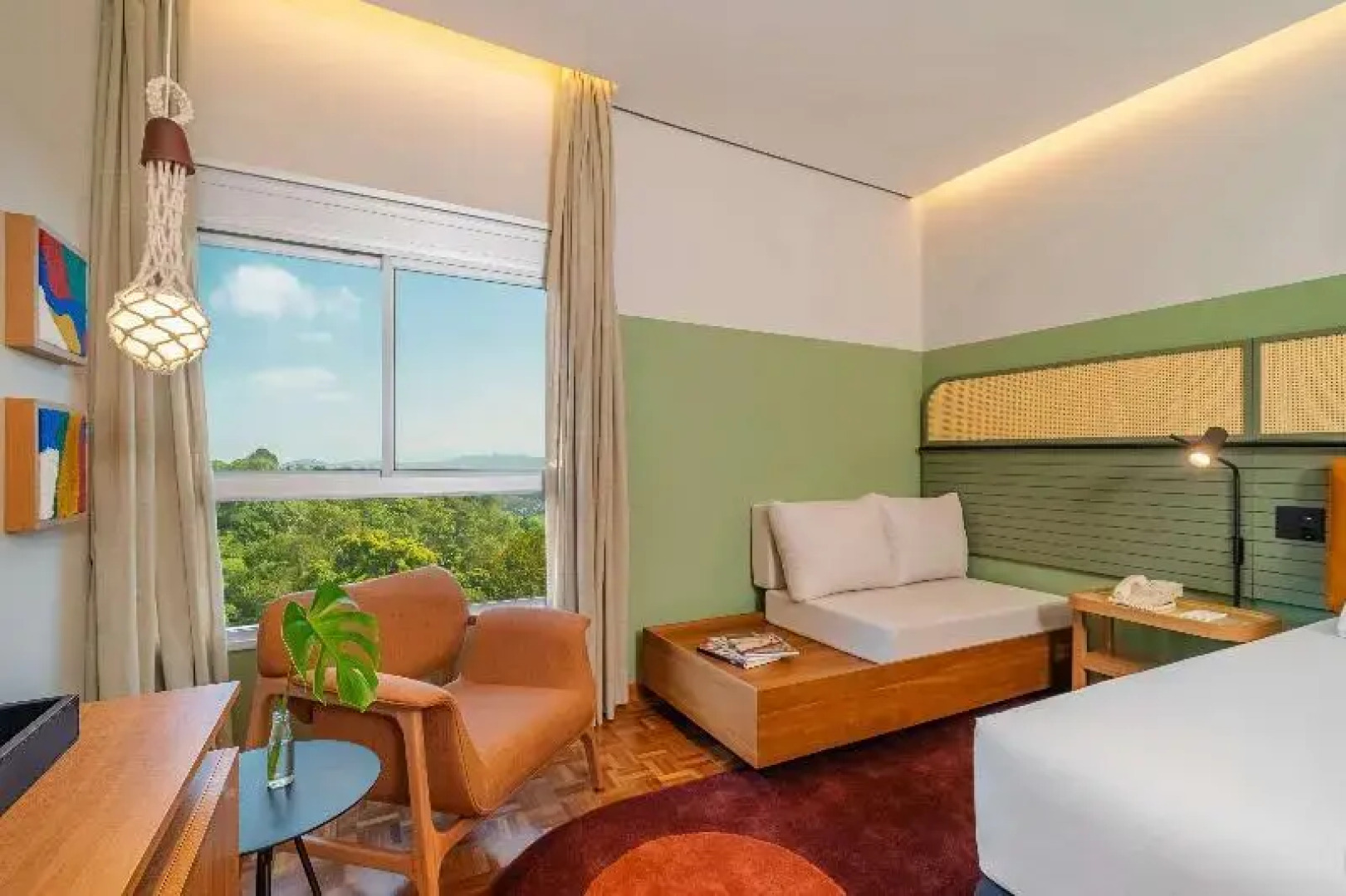 Almenat Embu das Artes Sao Paulo, Tapestry Collect