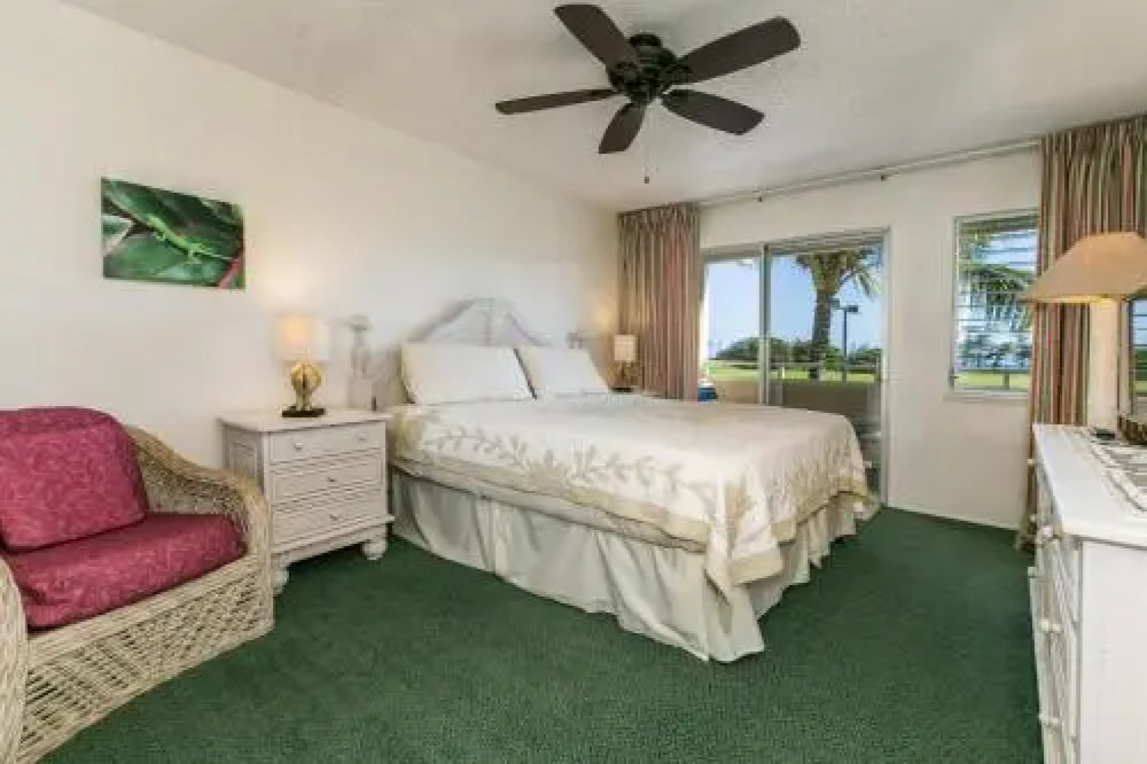 Plantation Hale J16, 2nd Floor, End Unit