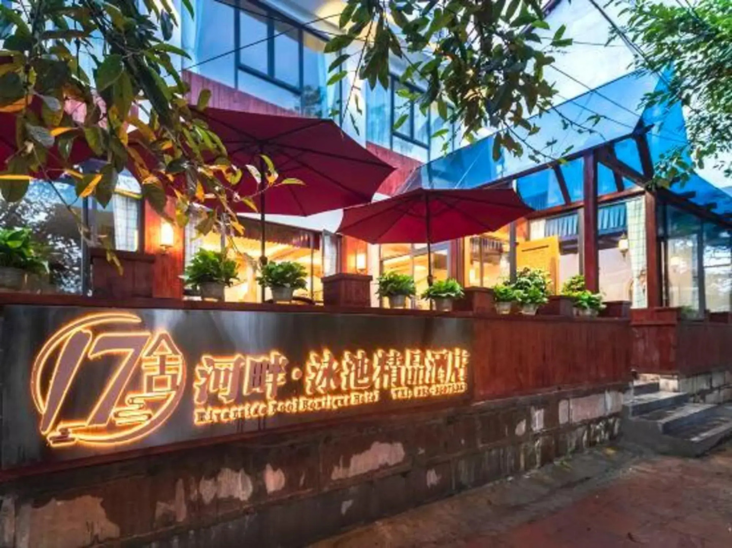 Riverside Pool Hotspring Boutique Hotel