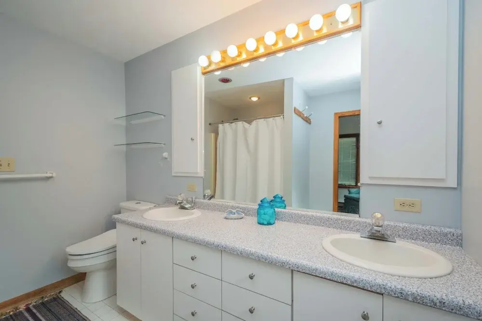 Just Around the Dilly