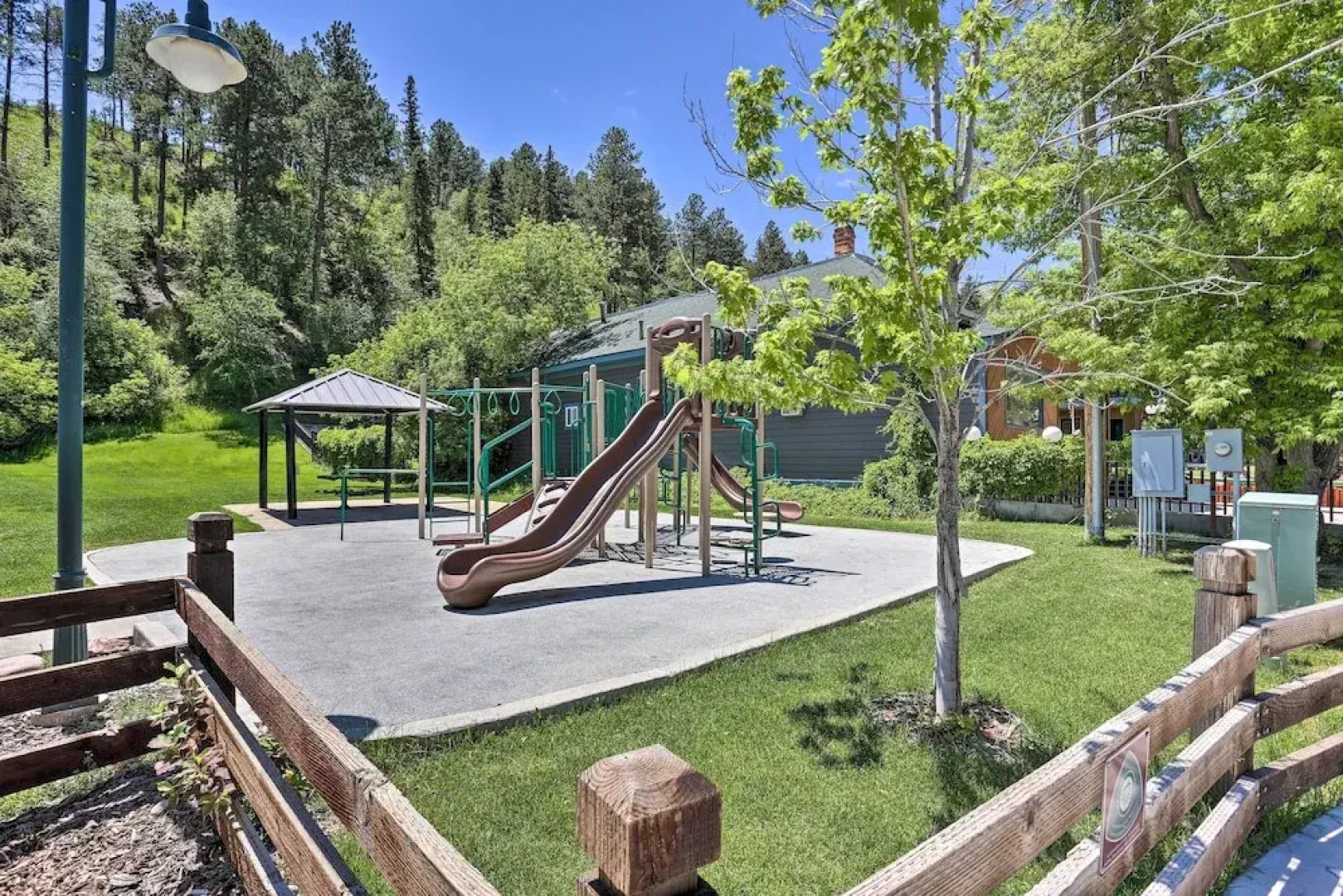 Sleek Deadwood Getaway < 1 Mi to Downtown!