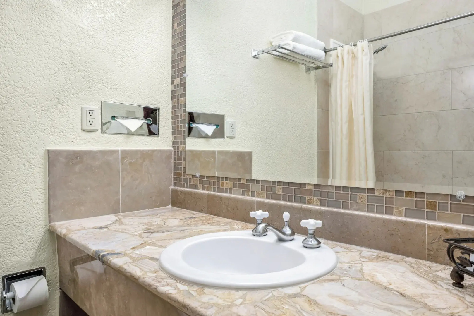 Copantl Hotel & Convention Center