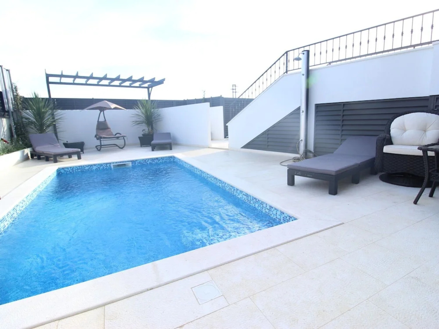 Modern and Luxurius Apartment With Swimingpool, Nice sea View Terrace