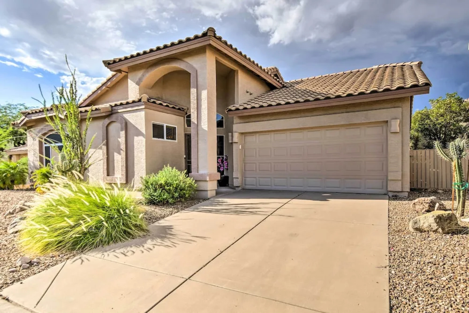 Gold Canyon Getaway w/ Golf + Community Perks