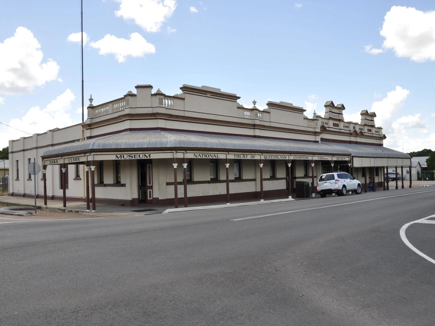 Affordable Gold City Motel