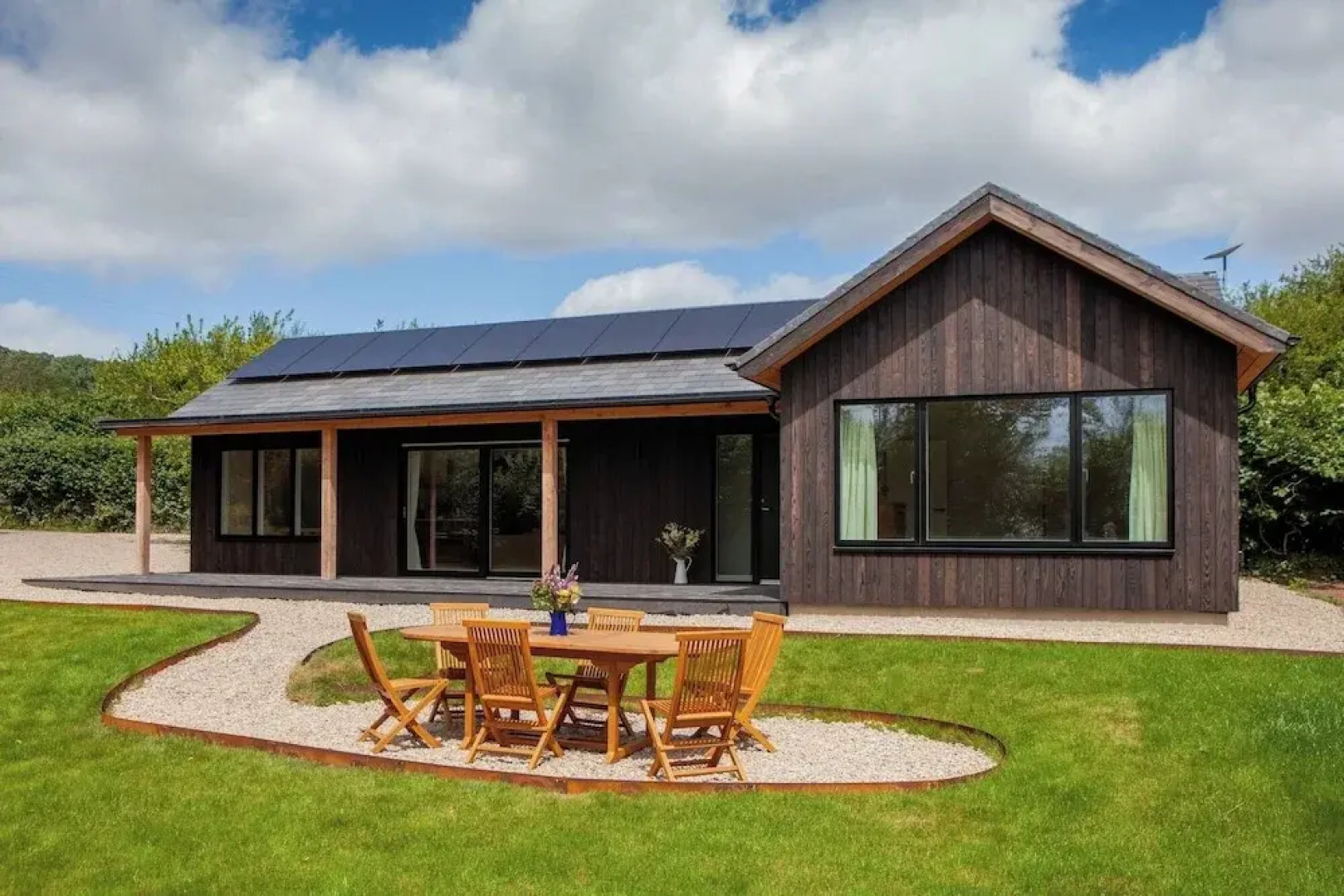 2-bed Eco Friendly Home - Sleeps 4 - Parking