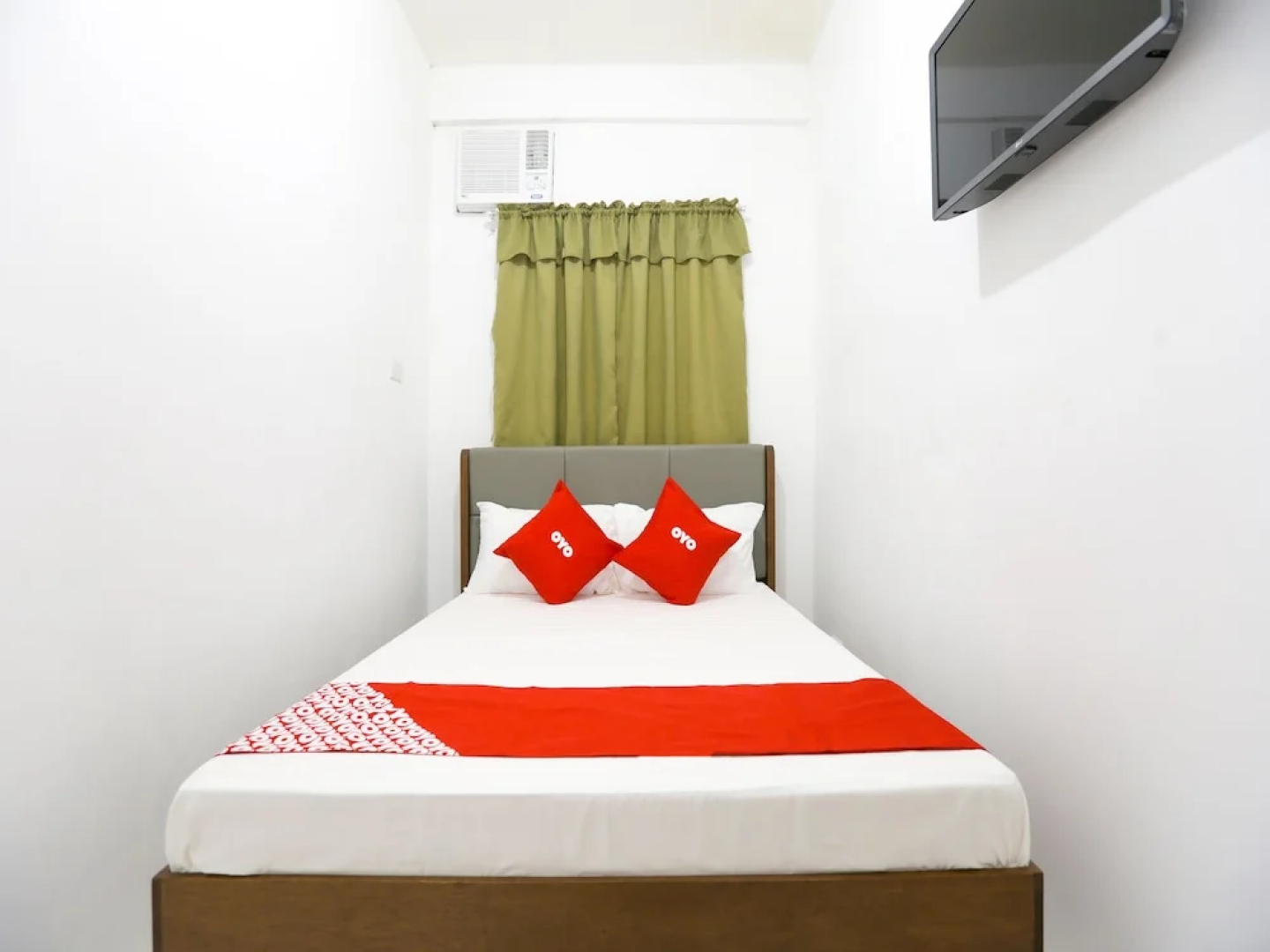 OYO 736 Jade Apartelle