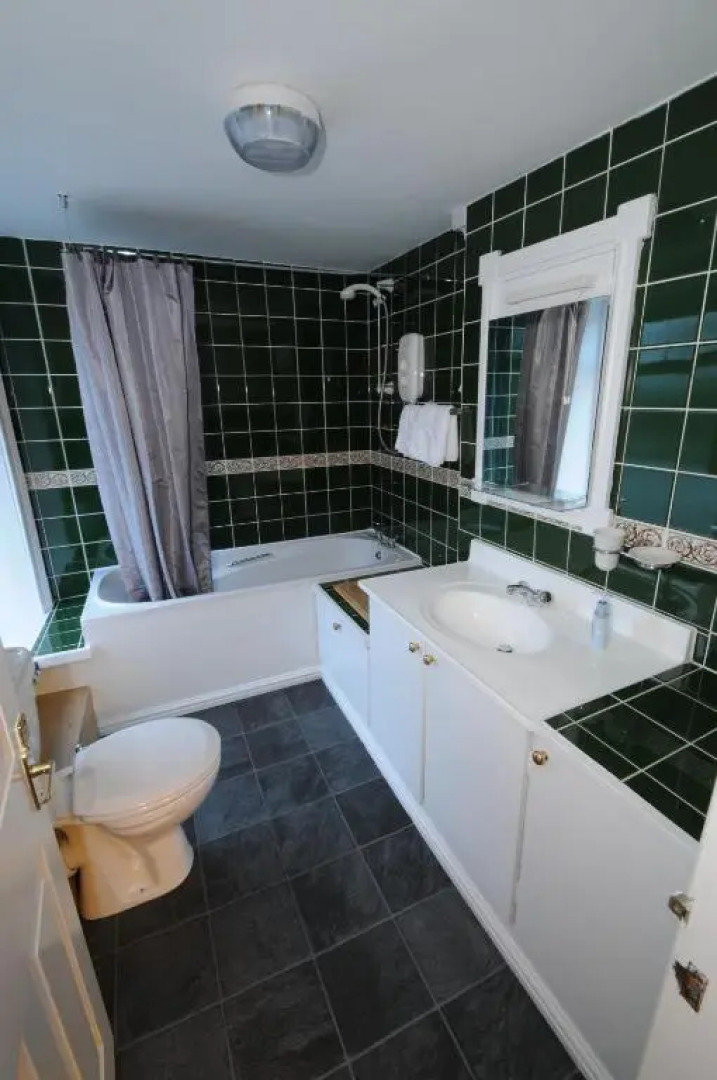 The Three Wheat Heads