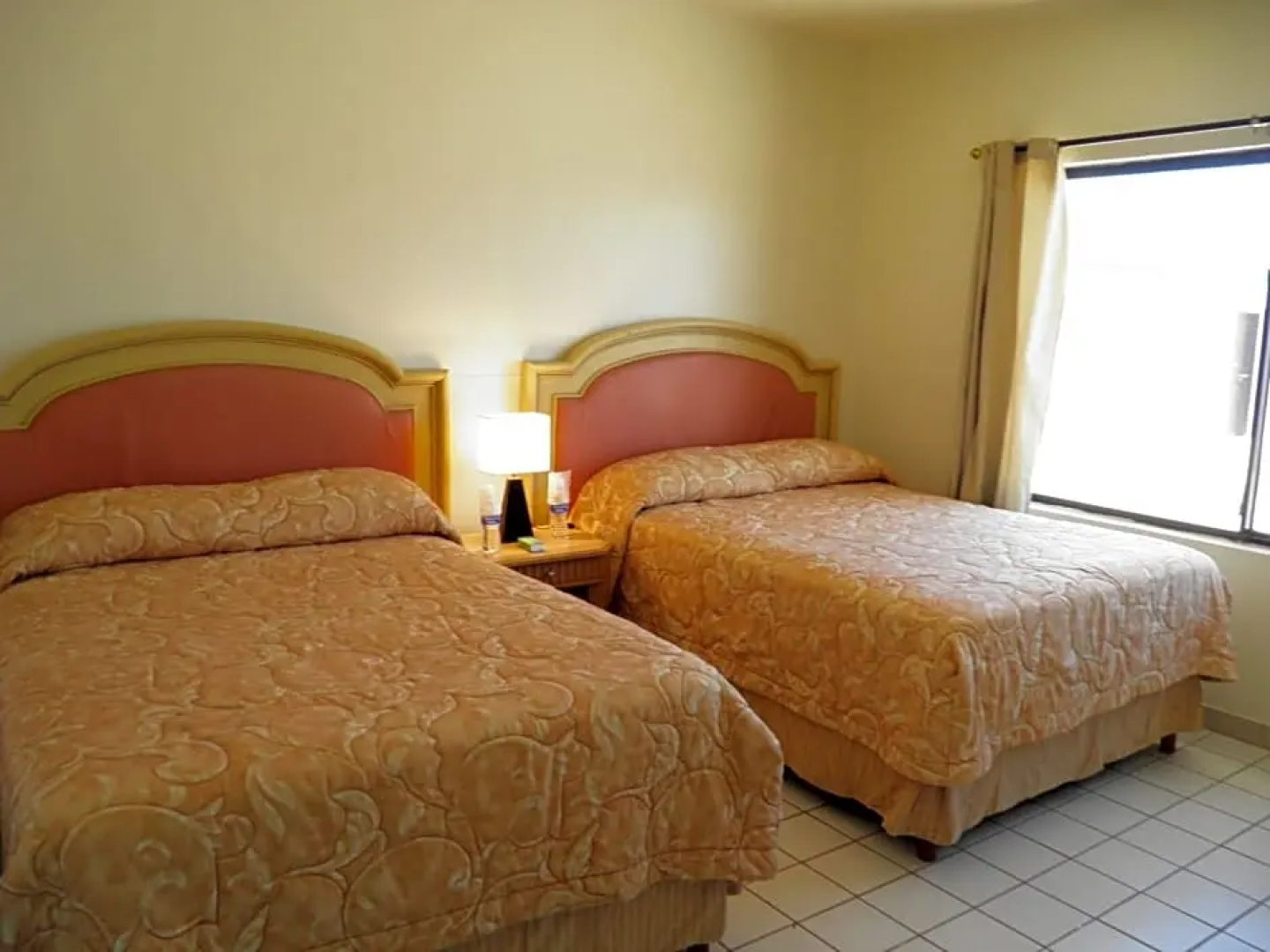 #52 Bungalow Seaside Hotel & Victors RV Park