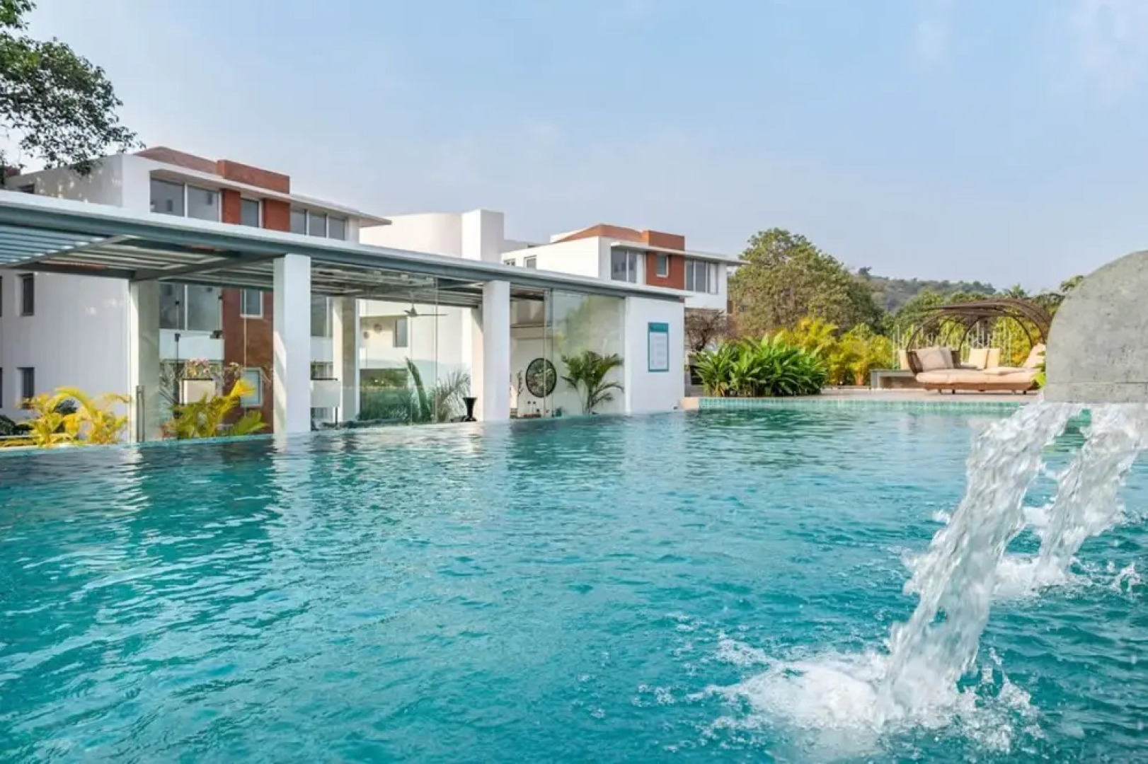 El Arbol by Hireavilla - 2BR w Rooftop Pool Nerul