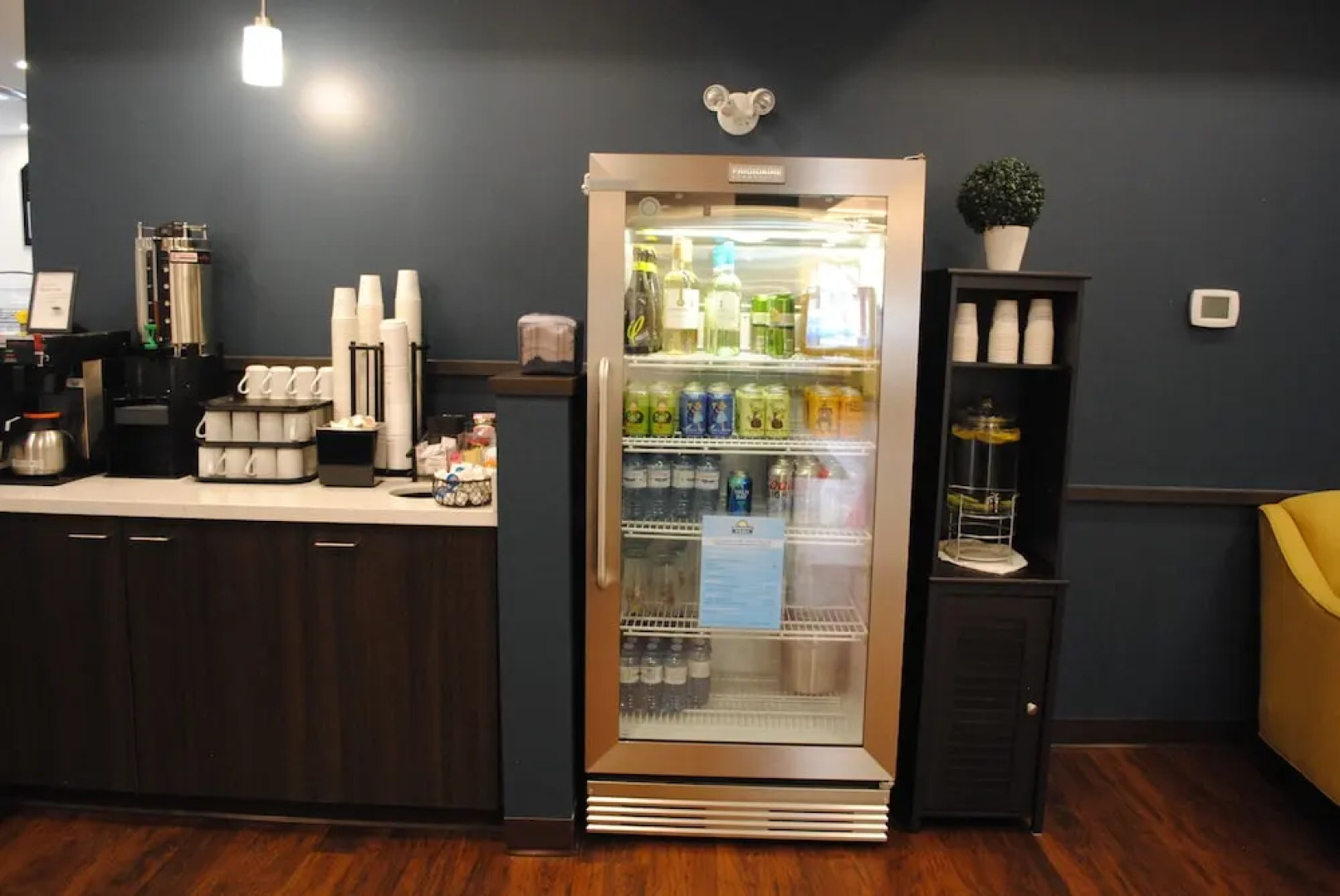 Days Inn and Suites Lindsay