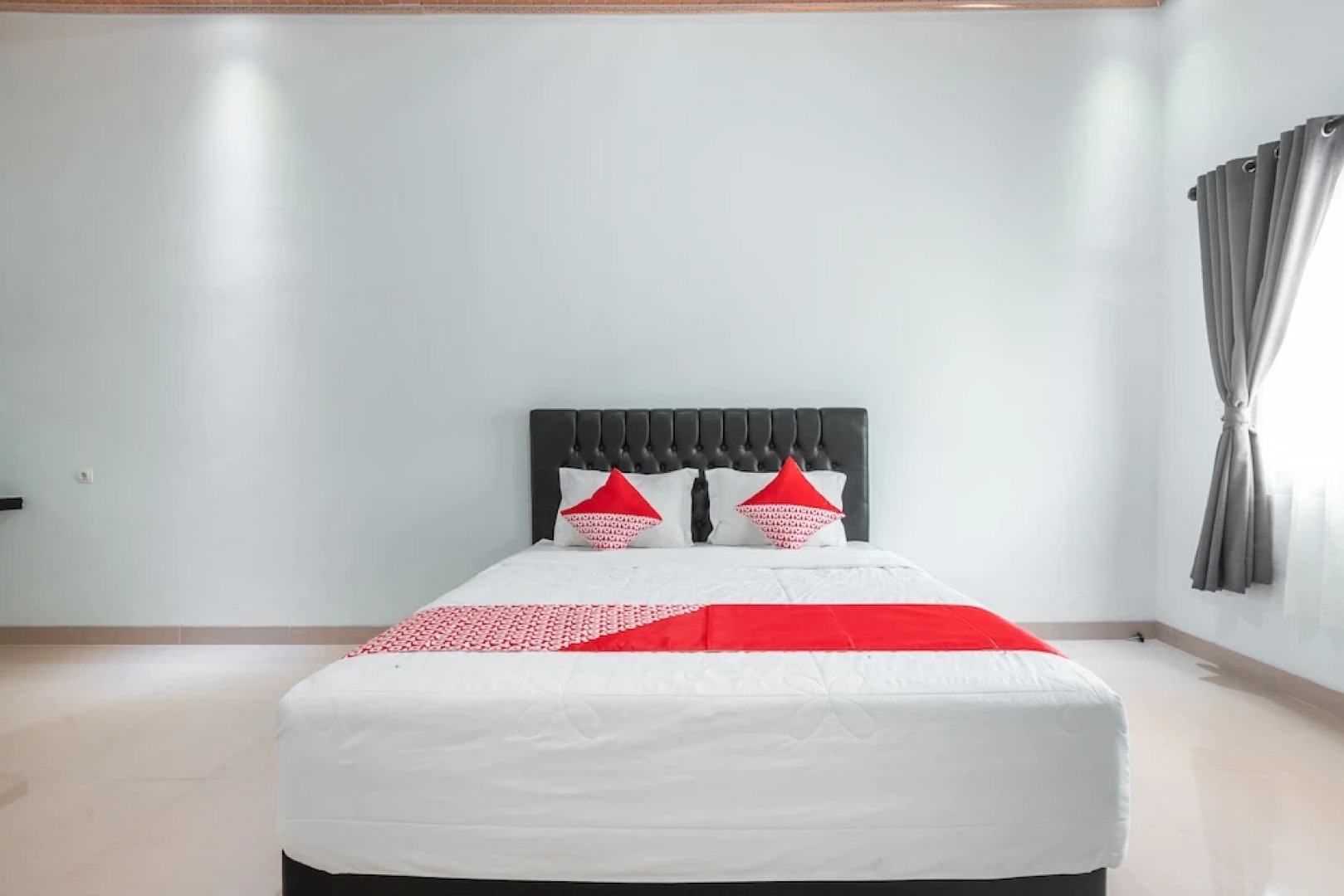 OYO 2306 Trans Hotel