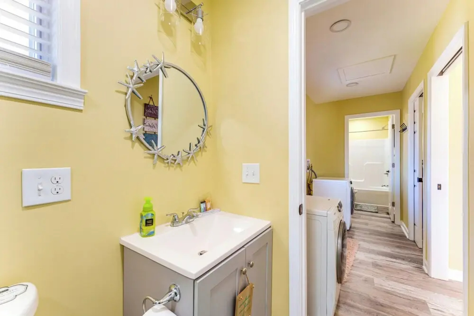 Walk Downtown: Charming Rome Abode w/ Yard!