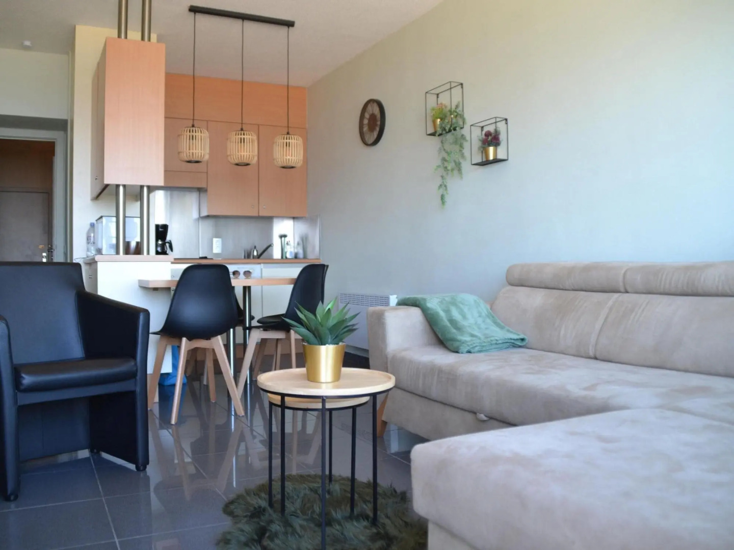 Romantic apartment in Blankenberge with sea-views