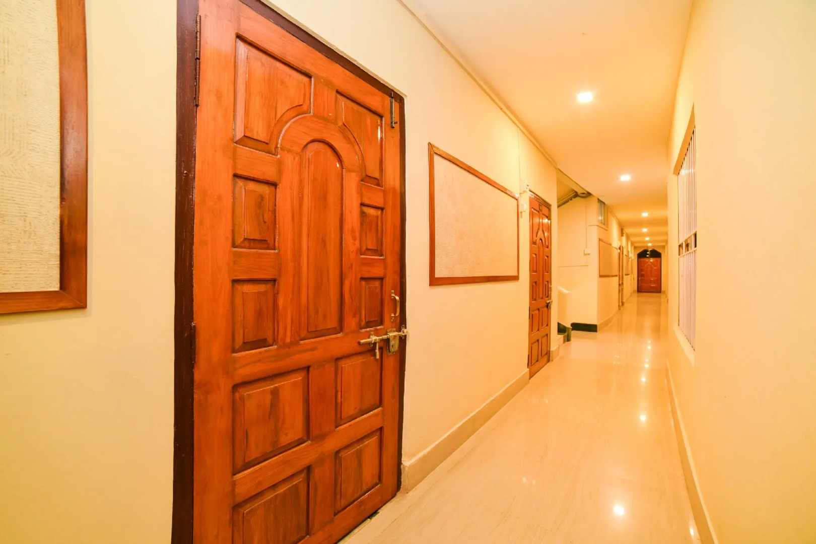 Capital O 46459 Hotel Elite Grand