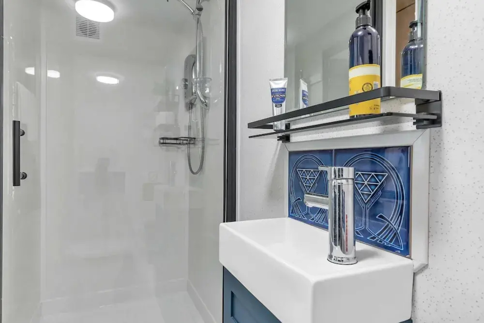 Garden Room With Parking By My Getaways