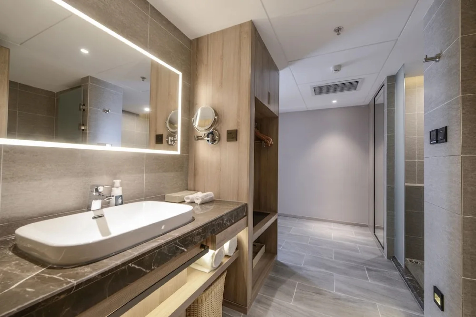 Atour Hotel Railway Station Dalian