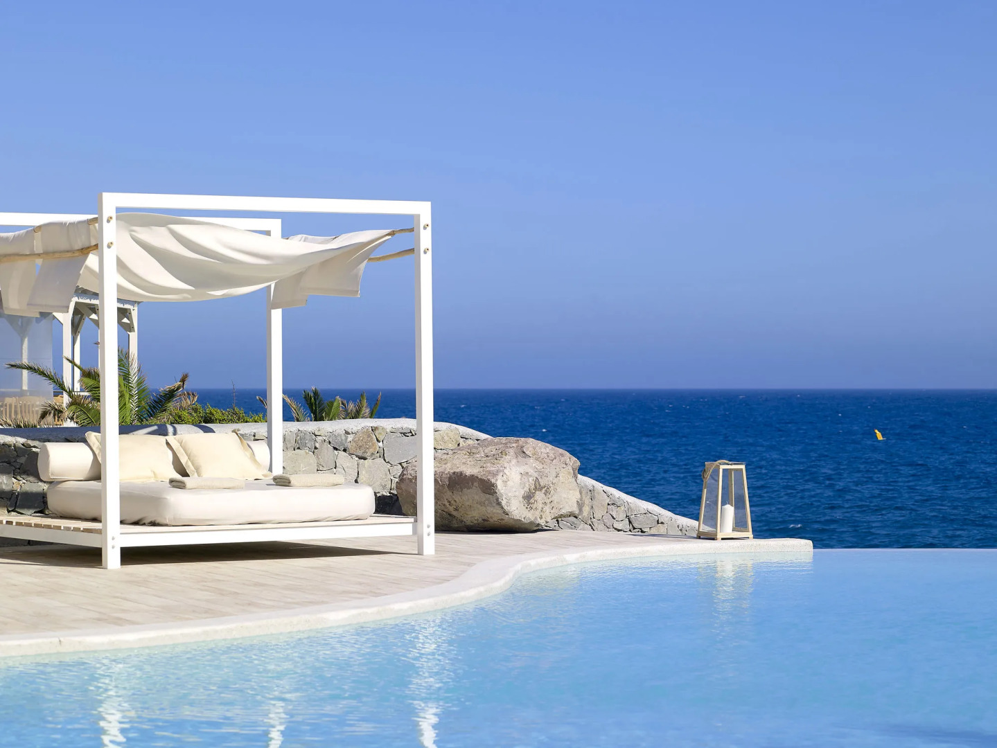 Artemis Seaside Resort