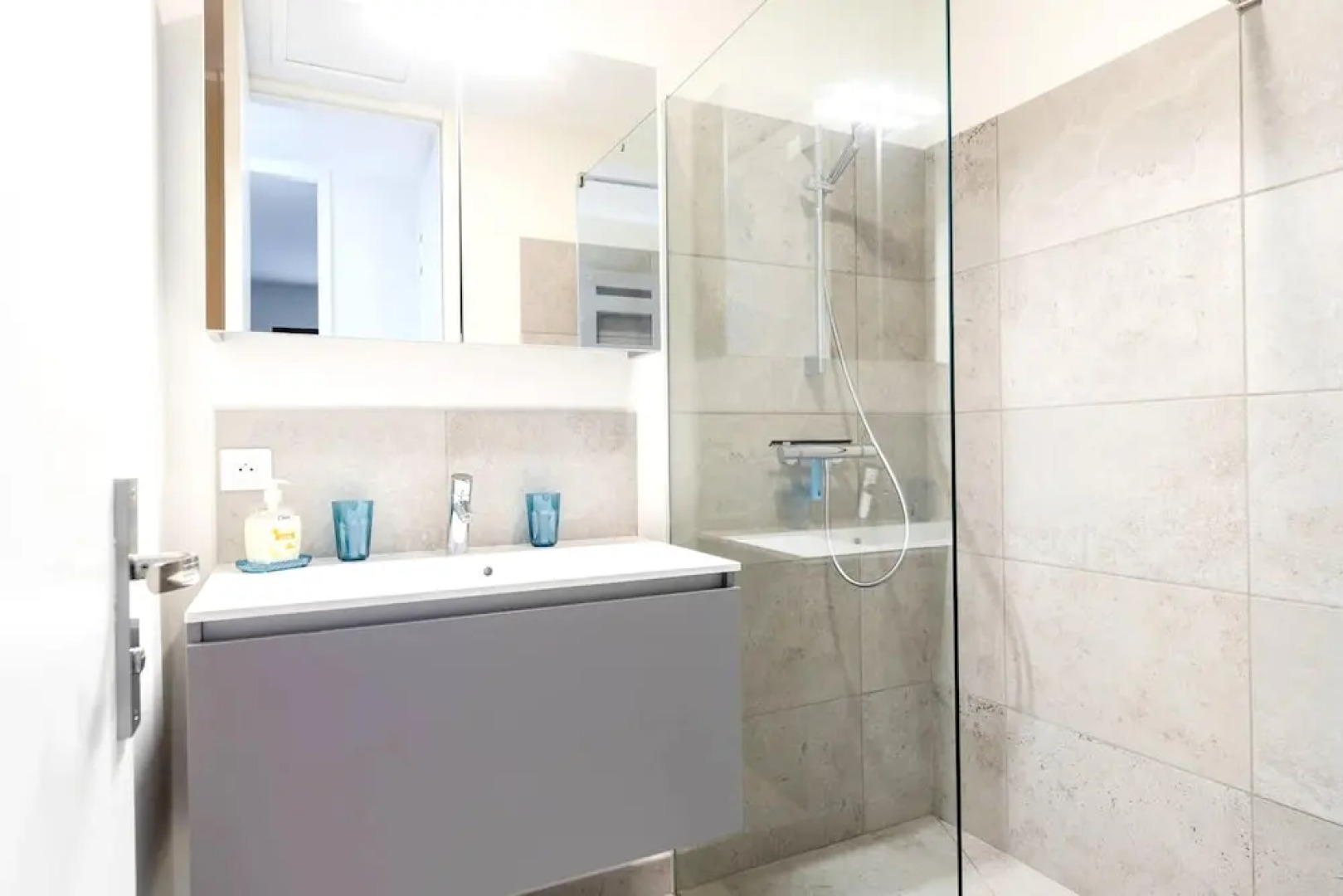 Apartment with 2 Bedrooms in Malaucène, with Pool Access And Wifi